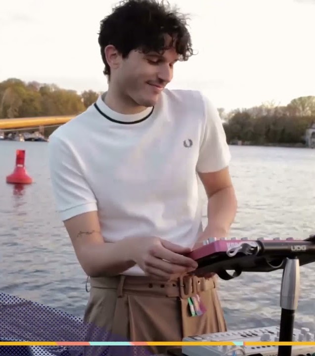 Kid Simius en dj set depuis une île berlinoise